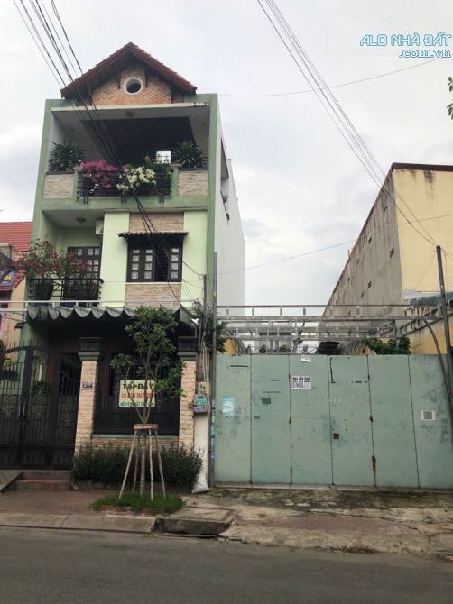 MẶT TIỀN HỒ BÁ PHẤN - 210m2 - 17.5 TỈ