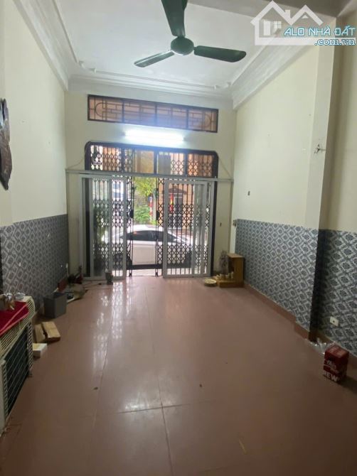 Cần bán gấp siêu phẩm phân lô Phạm Tuấn Tài 40m2, 6T, ô tô tải tránh, vỉa hè kinh doanh PH