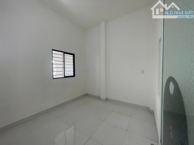 Bán nhà 2 tầng ngay sau lưng mặt tiền đường tô hiệu (liên chiểu) giá 2tyx