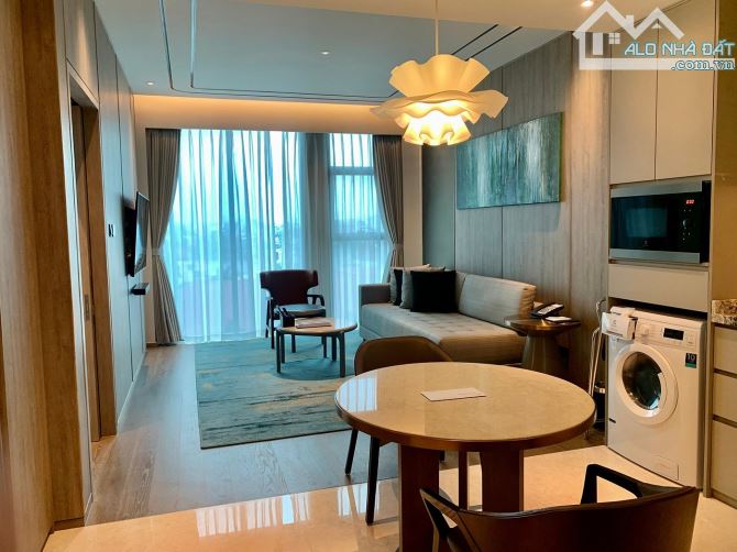 Cần tiền bán gấp tòa nhà căn hộ cao cấp MP Trúc Bạch 225m2 x 8 tầng, MT12m, Giá 120 tỷ