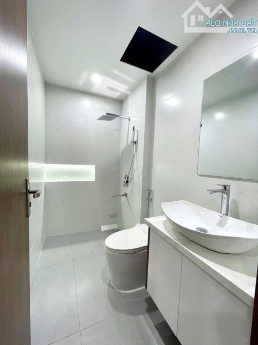 CẦN BÁN CĂN NHÀ NGÕ  TO  2 MẶT TIỀN NGÕ  NGÔ QUYỀN -TP HẢI DƯƠNG - 11