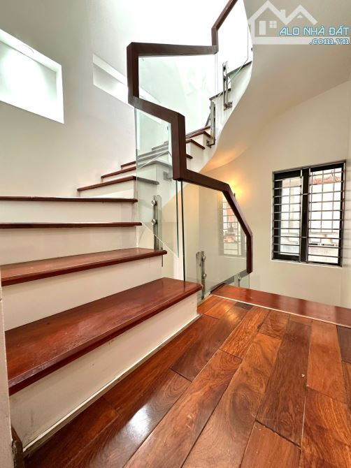 Hoàng Mai siêu Vip, 6 tầng thang máy, ô tô, 2 thoáng vv, dt 60m2, mt 4.3m, 17.5 tỷ - 11