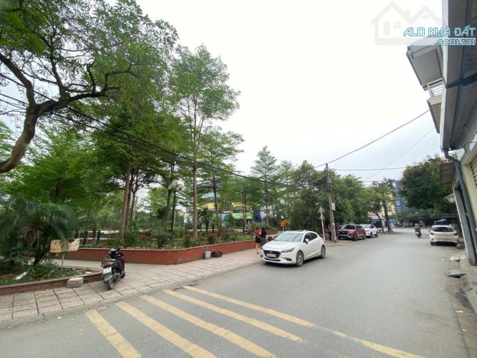 💥💥GIA QUẤT - THƯỢNG THANH. Lô góc - gần ô tô tránh.  ✅Diện tích 52 m. Mặt tiền 3,7 m. 💵 - 1