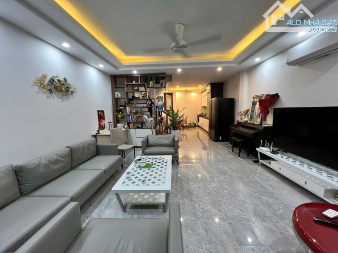 Phân Lô Hoàng Quốc Việt, Cạnh Trường Đảng 65m2, 5 Tầng, MT 5.7m, Gara Oto, nhỉnh 16 tỷ - 1