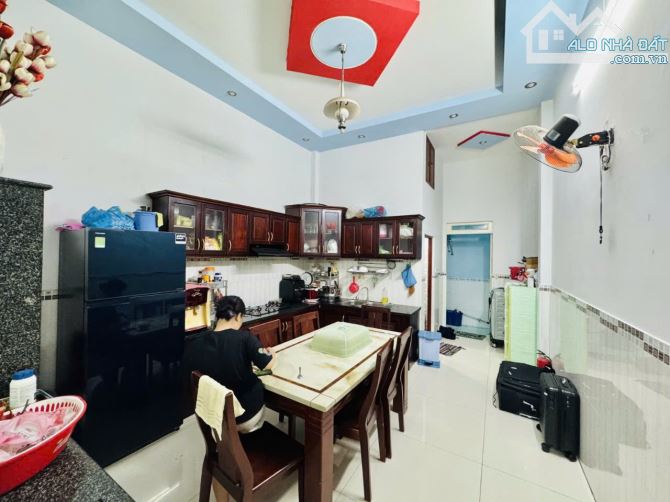 Bình Tân, ô tô thông, Nhà 4 tầng 64M2, gần MT Lê Văn Quới, giá rẻ. - 1
