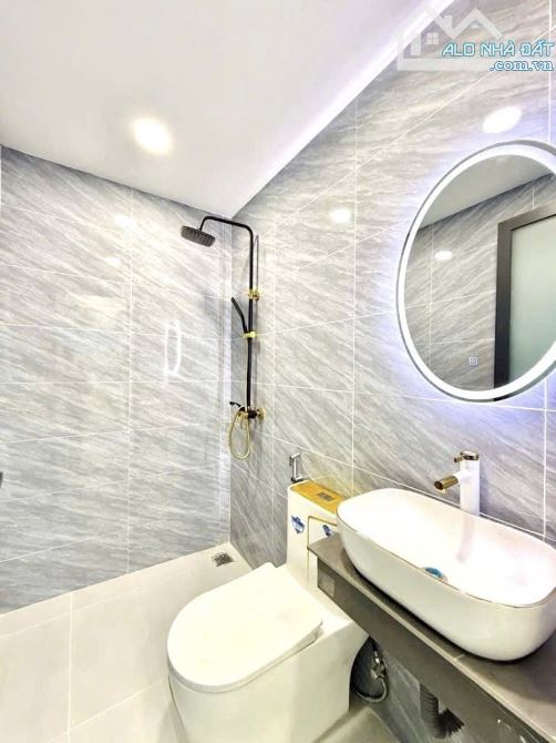 🔥 BÁN GẤP NHÀ CỰC TỐT – HẺM XE HƠI – HOA HỒNG – 4.2 x 10 – 1 TRỆT 1 LẦU – 3PN - 1