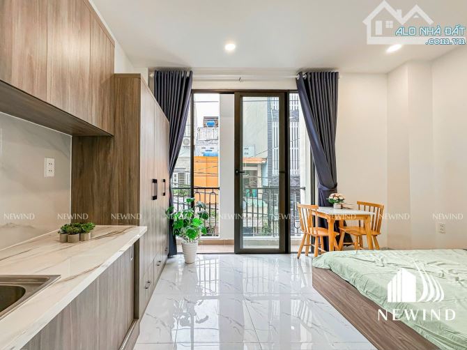 Cho Thuê Căn Hộ Ban Công, Full Nội Thất, Gần Chợ Bến Thành, Dinh Độc Lập, Phố Bùi Viện - 1