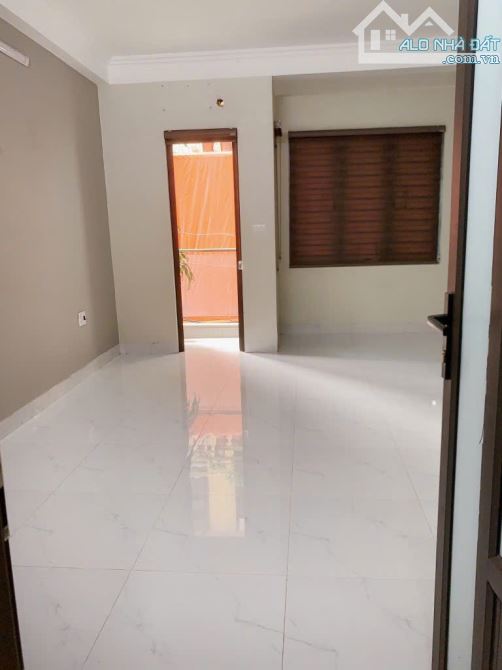 BÁN NHÀ MẶT NGÕ KIM GIANG, NGÕ THÔNG Ô TÔ QUA NHÀ, KINH DOANH ĐỈNH, SỔ VUÔNG VẮN - 1