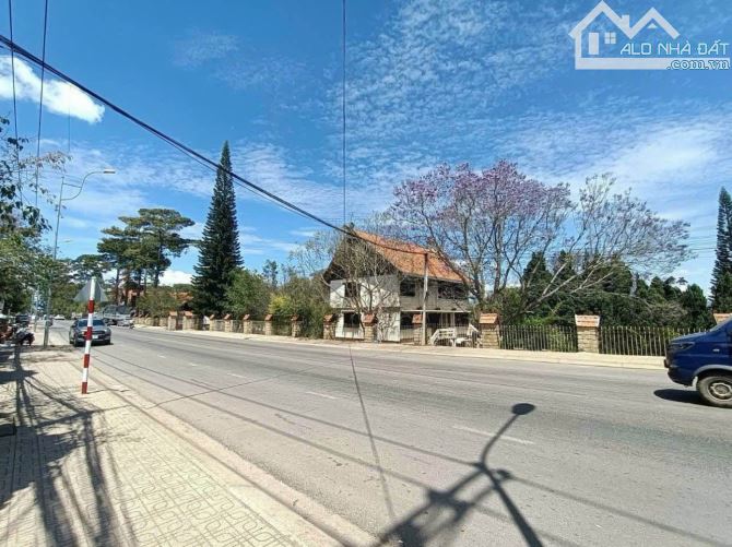 Bán căn villa cổ xưa rộng giá 60tỷ mặt tiền đường Hùng Vương - 1