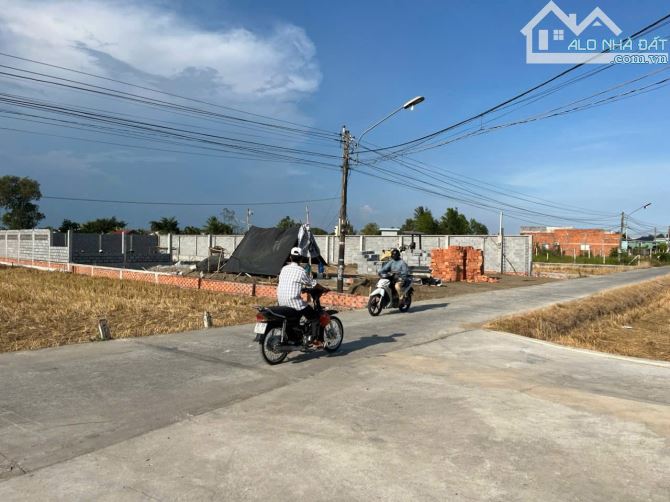 Bán lô đất lúa 583m cách chợ gò đen 800m giá 800tr - 1