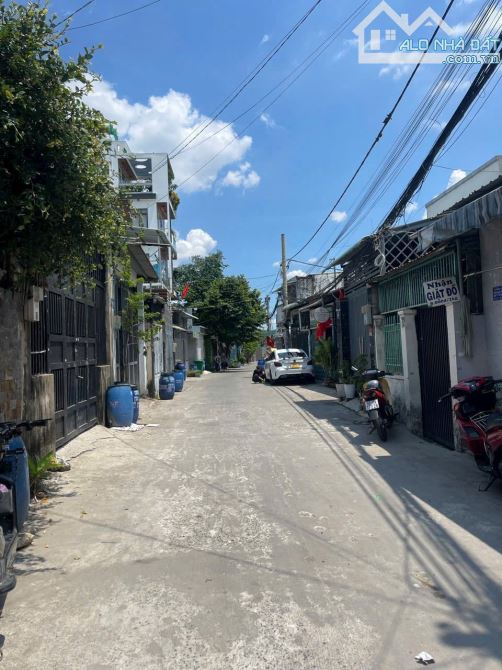 Bán nhà  Hóc môn 1trệt,1lầu.,3 PN,2 WC.DTSD: 114m2. - 1