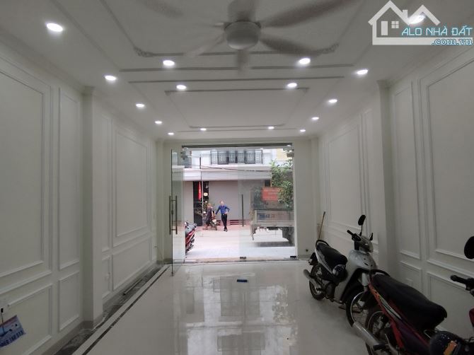 Văn La -90m2*5 tầng- vị trí tuyệt vời -kinh doanh, mở văn phòng-27 tỉ - 1