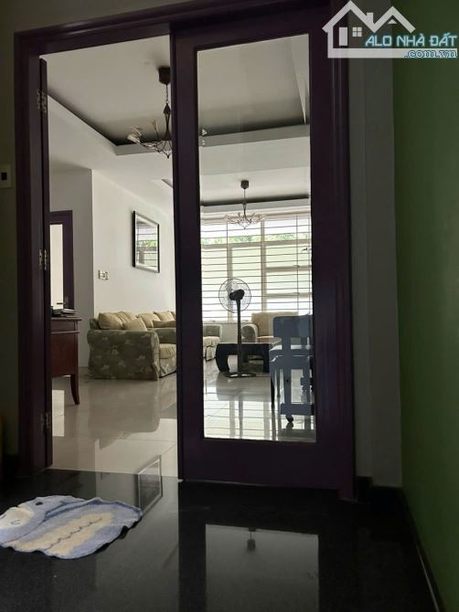 Hot! Bán nhà khu biệt thự Hồng Long - Huỳnh Lan Khanh (5x20m) 5 tầng - 24.5 tỷ - 1