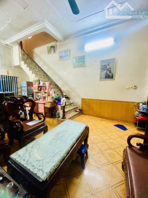 BÁN ĐẤT TẶNG NHÀ CẦU GIẤY – 53M² – NGÕ THÔNG – MẶT TIỀN 5M – 3 TẦNG CŨ – GIÁ 11.5 TỶ - 1