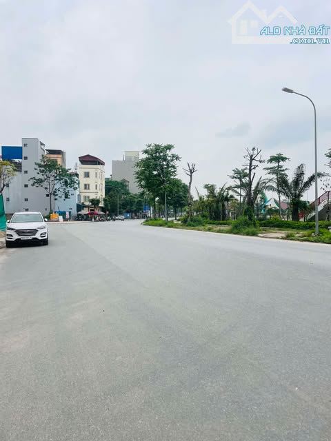 Bán Nhanh Lô Đất TĐC Ngọc Thụy Long Biên 80m2 MT6m Vỉa Hè, Kinh Doanh, Dòng Tiền 24,7 Tỷ - 1