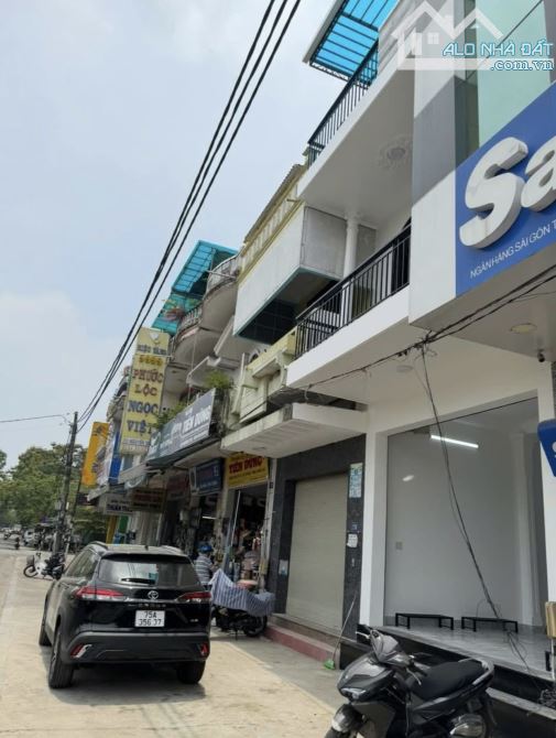 NHÀ 2 TẦNG MẶT TIỀN NGUYỄN TRÃI, NGAY TRƯỚC MẶT CHỢ TÂY LỘC. SIÊU HIẾM! - 1