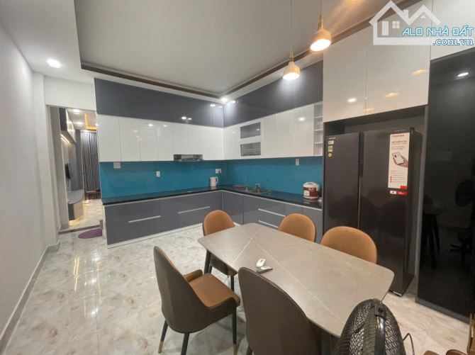 Bán Nhà đẹp gần Biển Vĩnh Hải Nha Trang -Dt 84m2 ( Ngang 4x21m)Đã hoàn công. -DTSD: 163.4m - 1
