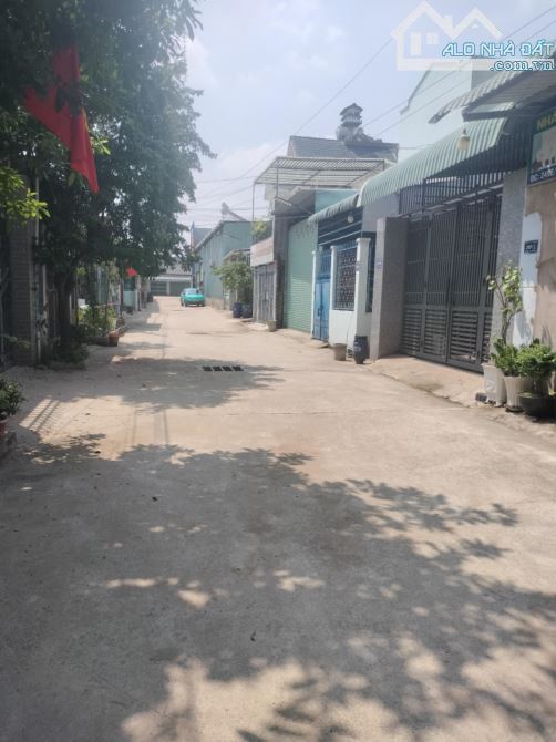 NHÀ ĐẸP GIÁ TỐT - ĐƯỜNG XE TẢI - SÂN Ô TÔ RỘNG - CHỈ 2 TỶ 650 TRIỆU!!! - 1