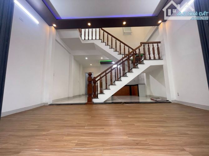 Bán nhà 2 tầng ngay sau lưng mặt tiền đường tô hiệu (liên chiểu) giá 2tyx - 1