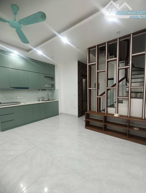 Bán nhà sát phố, lô góc 3 thoáng, xây mới, thang máy, ở sướng, vửa ở lại đầu tư tốt - 1
