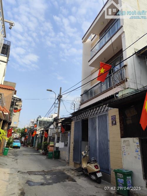 bán nhà, hà đặc VỊ TRÍ SIÊU ĐẸP, DT 100 M2 × 2 TẦNG, Trung Mỹ Tây, Quận 12, giá siêu rẻ - 1
