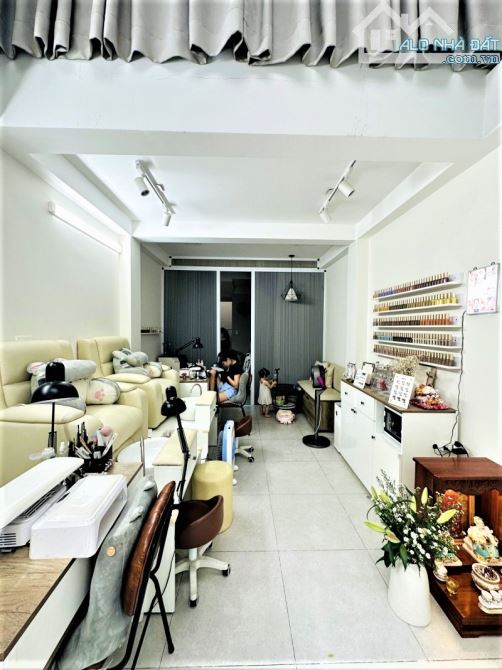 9 TỶ HƠN - NHÀ MỚI 4 TẦNG QUẬN 1 - SÁT MẶT TIỀN NGUYỄN TRÃI - XE HƠI ĐỖ CỬA - 3PN SIÊU ĐẸP - 1