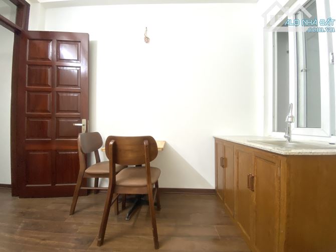 Cho thuê tòa CHDV mới 5 tầng, 44m2, 8 phòng full đồ tại Võ Chí Công - 12