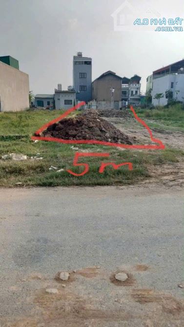 Trục chính- 2 xe tải Tránh- phân lô - xã Ngọc Hồi - 2
