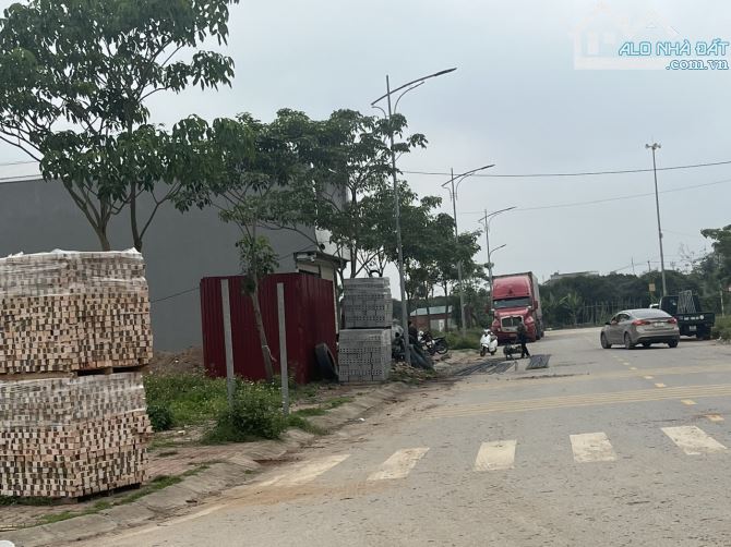 Đường 22m, Bán 100m dãy B mặt chợ MỚI Đông Tảo Khoái Châu đang triển khai. Dòng tiền cao - 2
