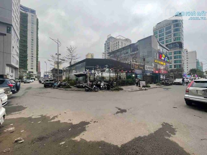 LÔ GÓC 2 MT ĐƯỜNG 10M5 CÁCH BIỂN CHỈ 100M PHỐ TÂY -DT KHỦNG - XUNG QUANH LÀ KHÁCH SẠN - 2