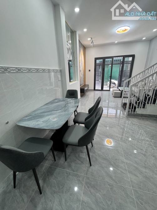 BÁN NHÀ 2 TẦNG - 2PN-2WC-NGUYỄN SỸ SÁCH-P15- TÂN BÌNH - GIÁ CHỈ NHỈNH 3 TỶ- DỌN VÀO Ở NGAY - 2