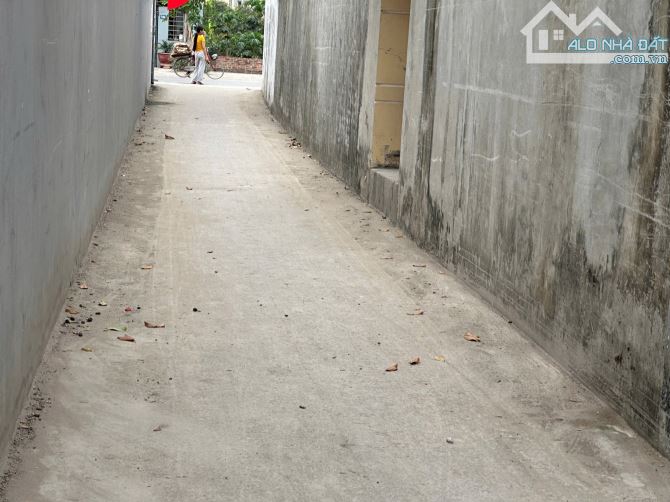 Đất tuyến 2 đường Máng Nước, đẹp không tì vết, mặt tiền rộng, ngõ nông - 2