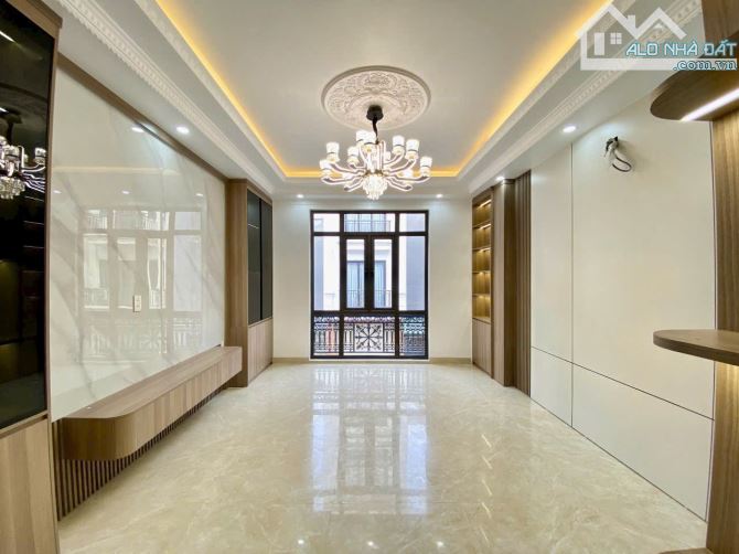 Mrs Tâm Bán nhà 5 tầng thang máy ĐẸP TĐC Xi măng Sở Dầu, Hồng Bàng, Hải Phòng. 50m2- 5,9 t - 2