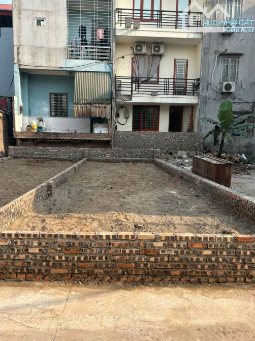 BÁN LÔ ĐẤT 50M- VỊ TRÍ ĐẸP PHƯỜNG HỒ- THỊ XÃ THUẬN THÀNH- ĐƯỜNG Ô TÔ- GIÁ 40TR/M2 - 2