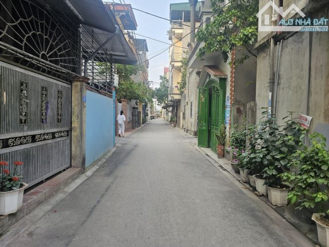 BÁN ĐẤT YÊN VIÊN GIA LÂM_48M2 MT 6M 4.X TỶ_NGÕ OTO TẢI THÔG_TƯƠG LAI LÔ GÓC - 2