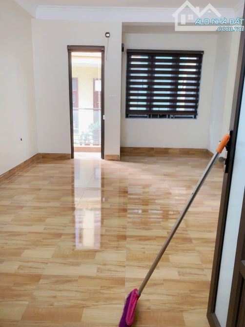 BÁN NHÀ MẶT NGÕ KIM GIANG, NGÕ THÔNG Ô TÔ QUA NHÀ, KINH DOANH ĐỈNH, SỔ VUÔNG VẮN - 2