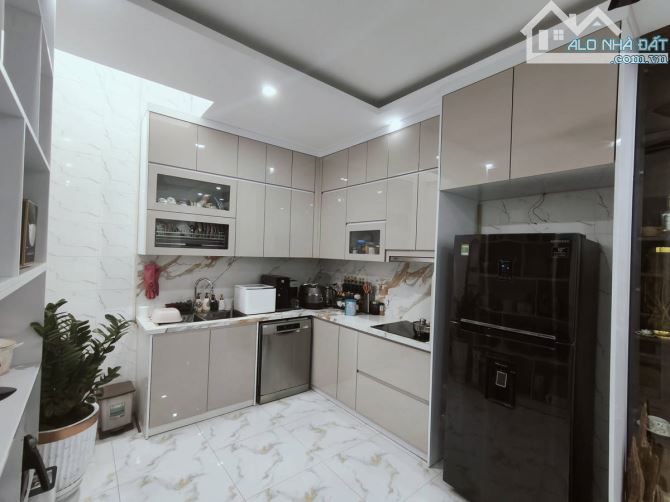 TÔI CẦN BÁN CĂN NHÀ DÒNG TIỀN 7 TẦNG LÊ QUANG ĐẠO- MỸ ĐÌNH - 2