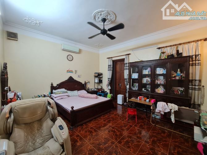 Bán nhà phân lô  Xã Đàn, Đống Đa – 200m² – 5 tầng – 2 mặt ngõ, 4 mặt thoáng. - 2