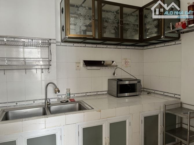 Bán chung cư 312 Lạc Long Quân 64m2, 2 phòng ngủ, giá 2.8 tỷ, sổ hồng - 2