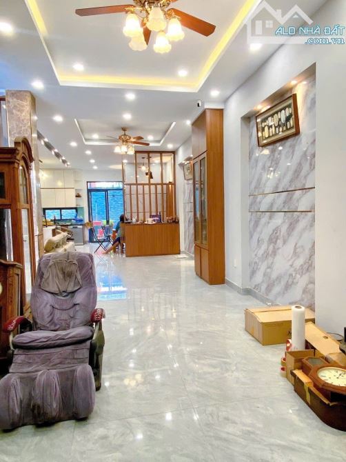 Chủ Vỡ Kế Hoạch – Bán Gấp Nhà 3 Tầng, Sổ Hồng Riêng, Gần RMIT – Thương Lượng Mạnh! - 2
