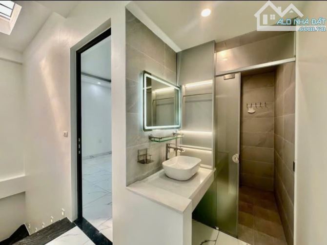 Nhà mới 100% ngay ĐHSP thể dục,thể thao (45m2-3 tầng) Về ở ngay. Chỉ 3.150 tỉ Siêu đẹp,rẻ - 2