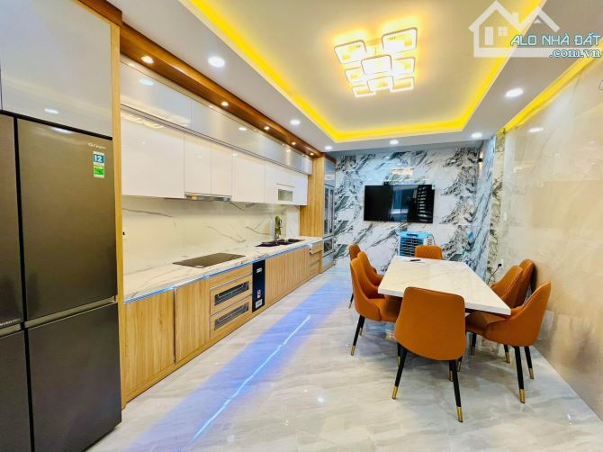 Bán nhà HXH Nguyễn Hồng Đào, DT 68m2 - 4 tầng - giá chỉ 10.7 tỷ TL - 2
