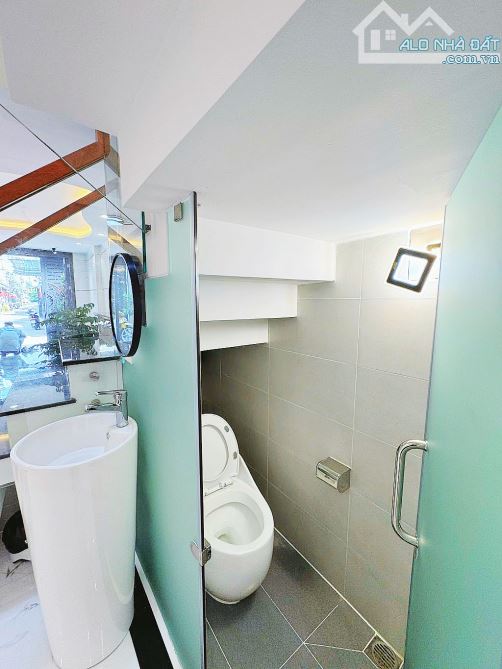 NHÀ 26 THÁNG 3 - 60M2 - 5TẦNG - 5PN - MẶT TIỀN HẺM - Ô TÔ NGỦ TRONG NHÀ - CHỈ 5TỶ NHỈNH C - 2