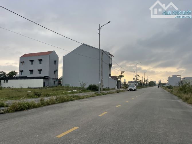 Bán lô góc đẹp Mặt tiền Nguyễn công Duẩn 150m2 - 2