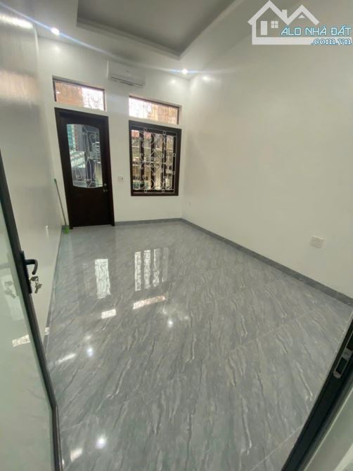 BÁN NHÀ SIÊU ĐẸP TRUNG TÂM THÀNH PHỐ NGÕ Ô TÔ THÔNG PHƯỜNG BỒ XUYÊN - 2