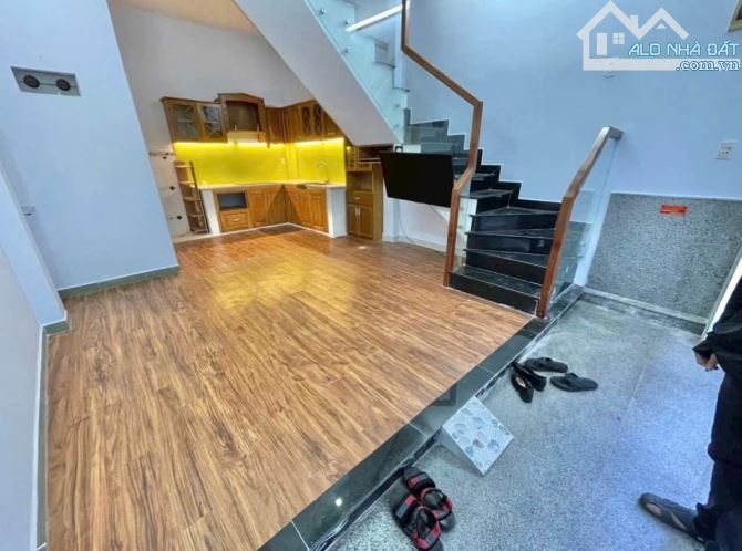 Bán nhà Pastuer Hải Châu 30m2 giá 2.6 tỷ - 2