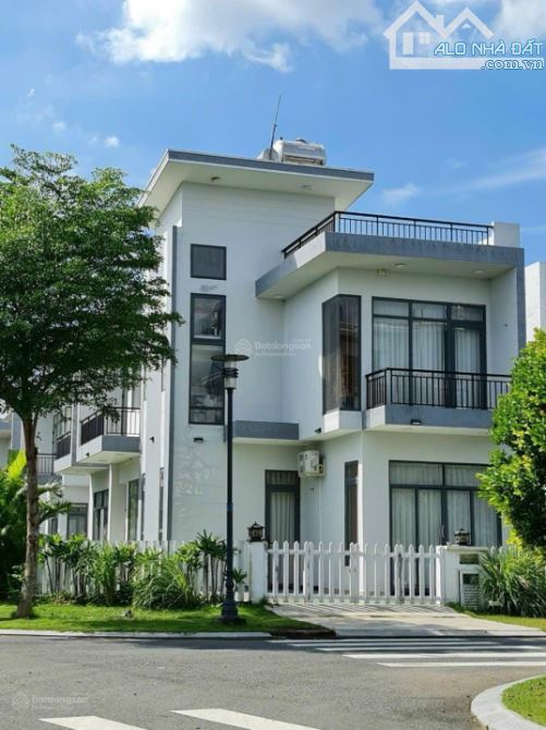 Bán nhà  phố MT DT 824, SHR,Bella Villa 5x15 (85m2),1 trệt 2 lầu, 3 PN,2 tỷ 050TR, Tân Đức - 2
