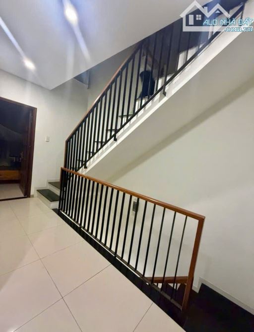 BÁN NHÀ 3T NGAY PHỐ TÂY AN THƯỢNG 27 - CÁCH BIỂN 200M - NHÀ ĐẸP DỌN VÀO Ở NGAY. - 2