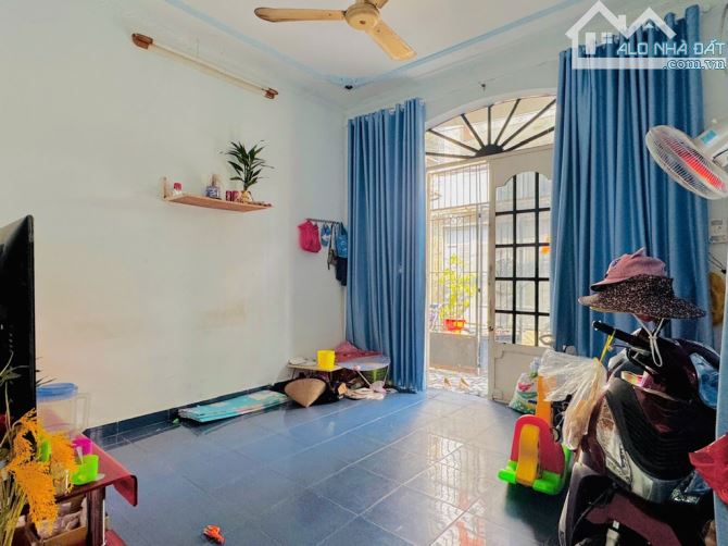 Quá rẻ, nhỉnh 4 tỷ, nhà 43m2, hẻm xe tải thông đậu cửa, gần Emart 2, Bùi Quang Làm Gò Vấp - 2