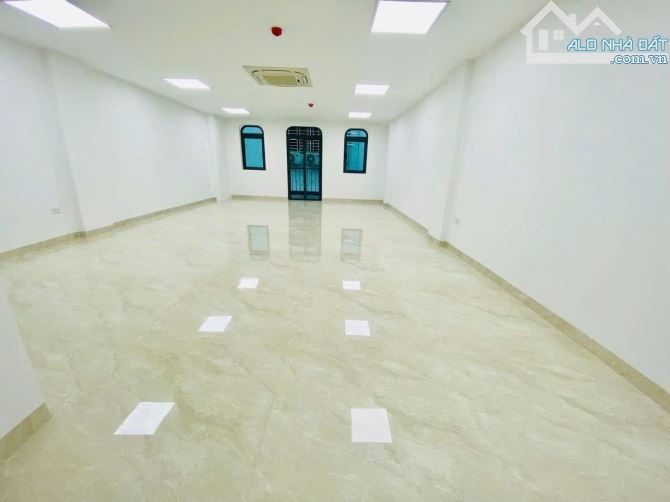 Bán nhà cao tầng phố Kim Mã, 70m2, ngõ oto, dòng tiền đỉnh - 2